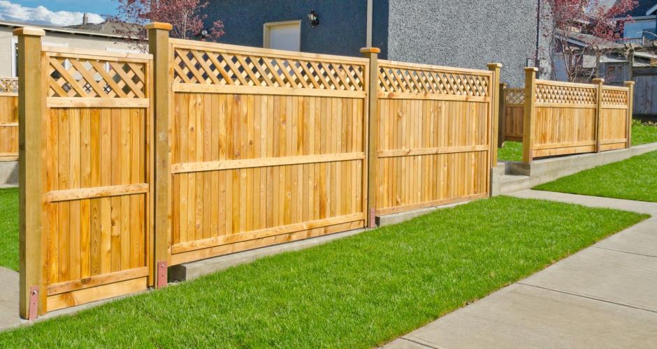 How to Erect a Garden Fence